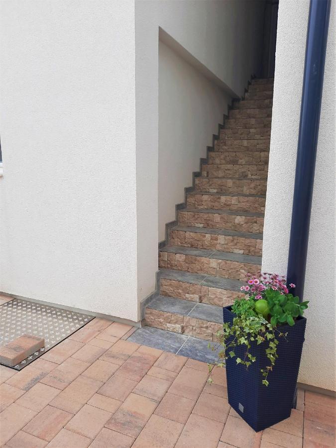Apartman Bamboo Nin Exterior photo